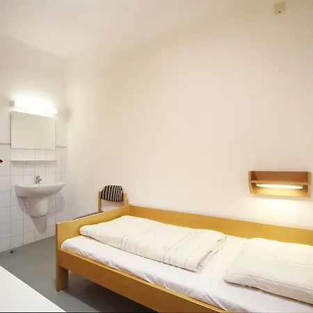 Djh Hostel *